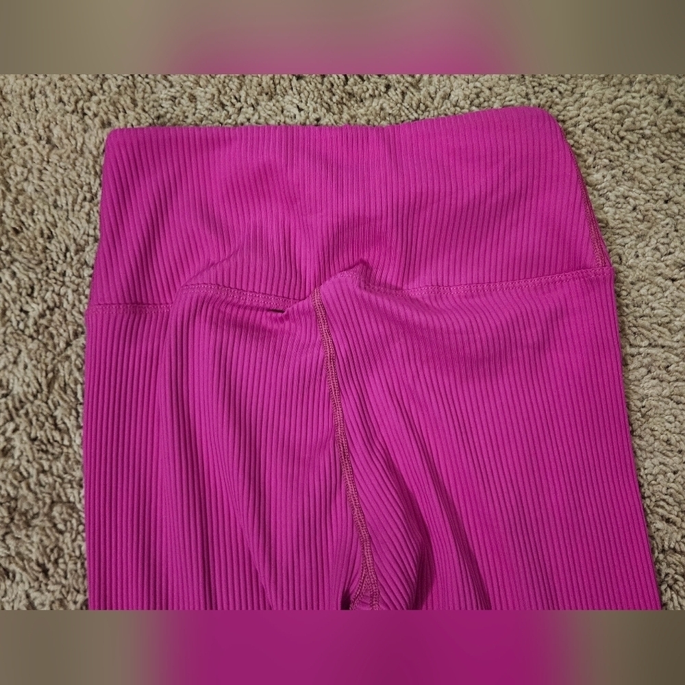 CARBON38 Ribbed 7/8 Lcgging In Magenta. Size Small - Picture 9 of 11